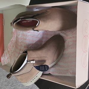 Easy Spirit Ankle booties